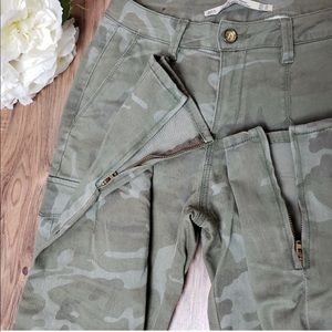 Zara Camo skinny pants